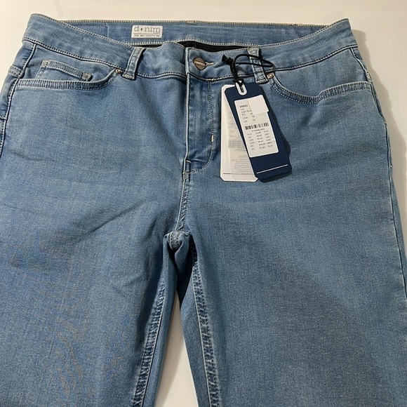 𝅺YEST Denim “Joy” Light Blue Jeans Waist 28” - Picture 4 of 12